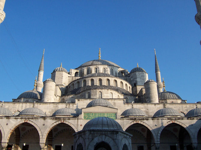 The Sultan Ahmed Mosque (The Blue Mosque), Istambul, Turkey (September 2010).