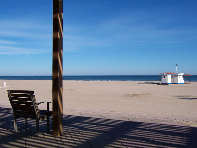 The beach of Gandía, Valencia, Spain (December 2004).